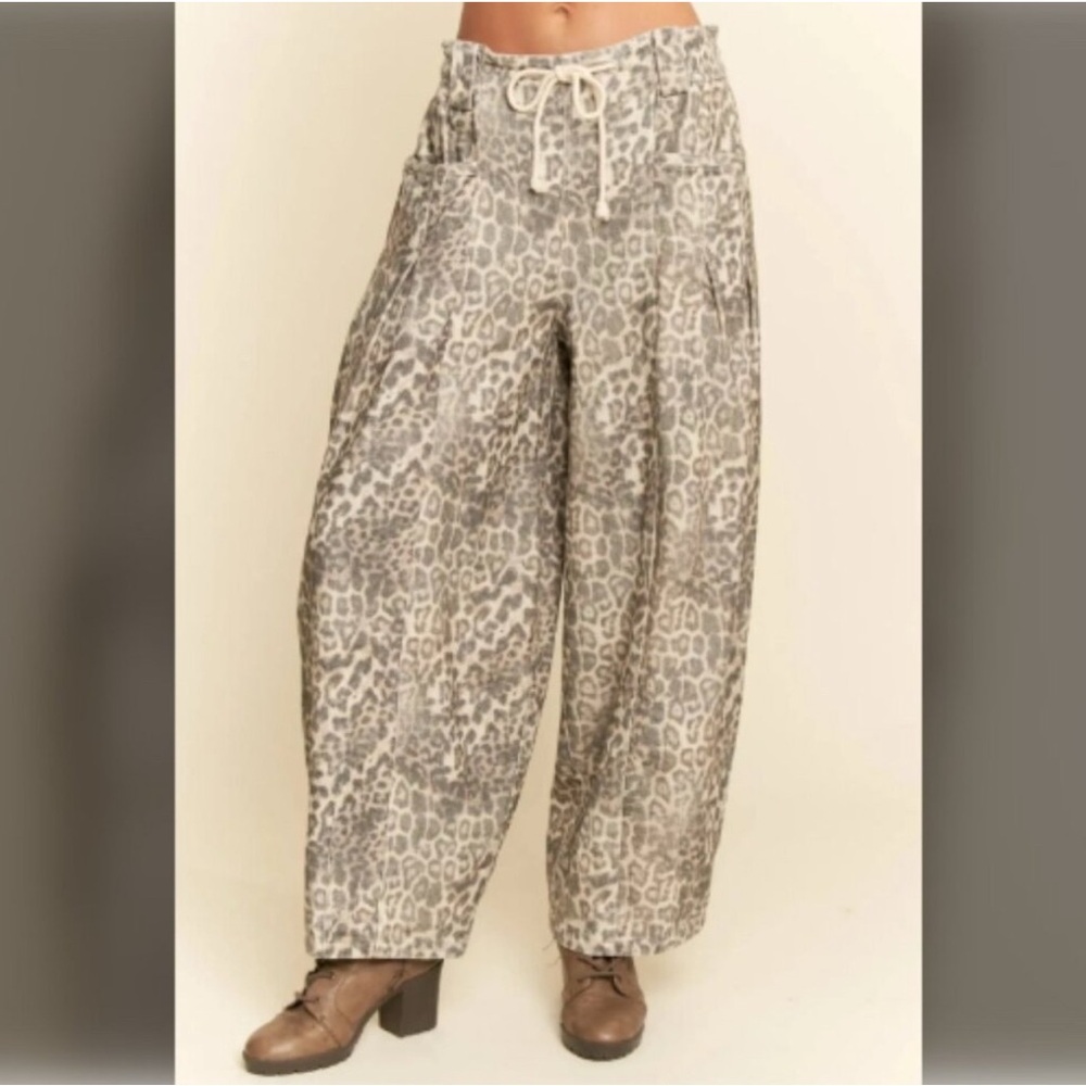 Davi & Dani Leopard Denim Barrel Jeans